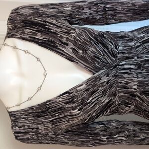 MaxAndCleo Knee Length V-neck Long Sleeve Dress Jersey Spandex Blend SzXS EUC